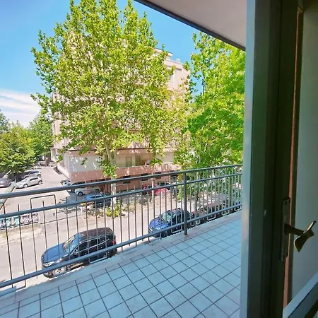 Апартаменты Trilocale Per Famiglie Con Balcone *