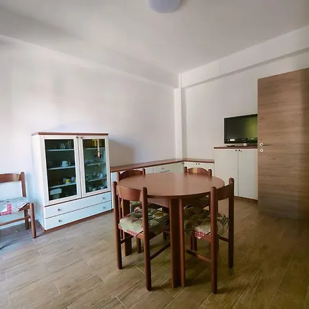 Daire Trilocale Per Famiglie Con Balcone